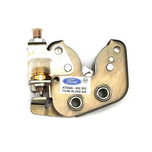 Замок кріплення кабіни 4135,3535 T164381