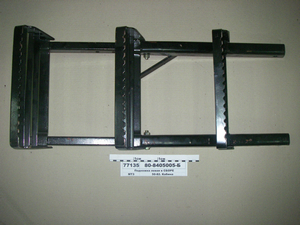 Підніжка ліва в зб. (в-во МТЗ)